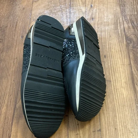Michael Kors sneakers size 7.5 - Picture 4 of 8